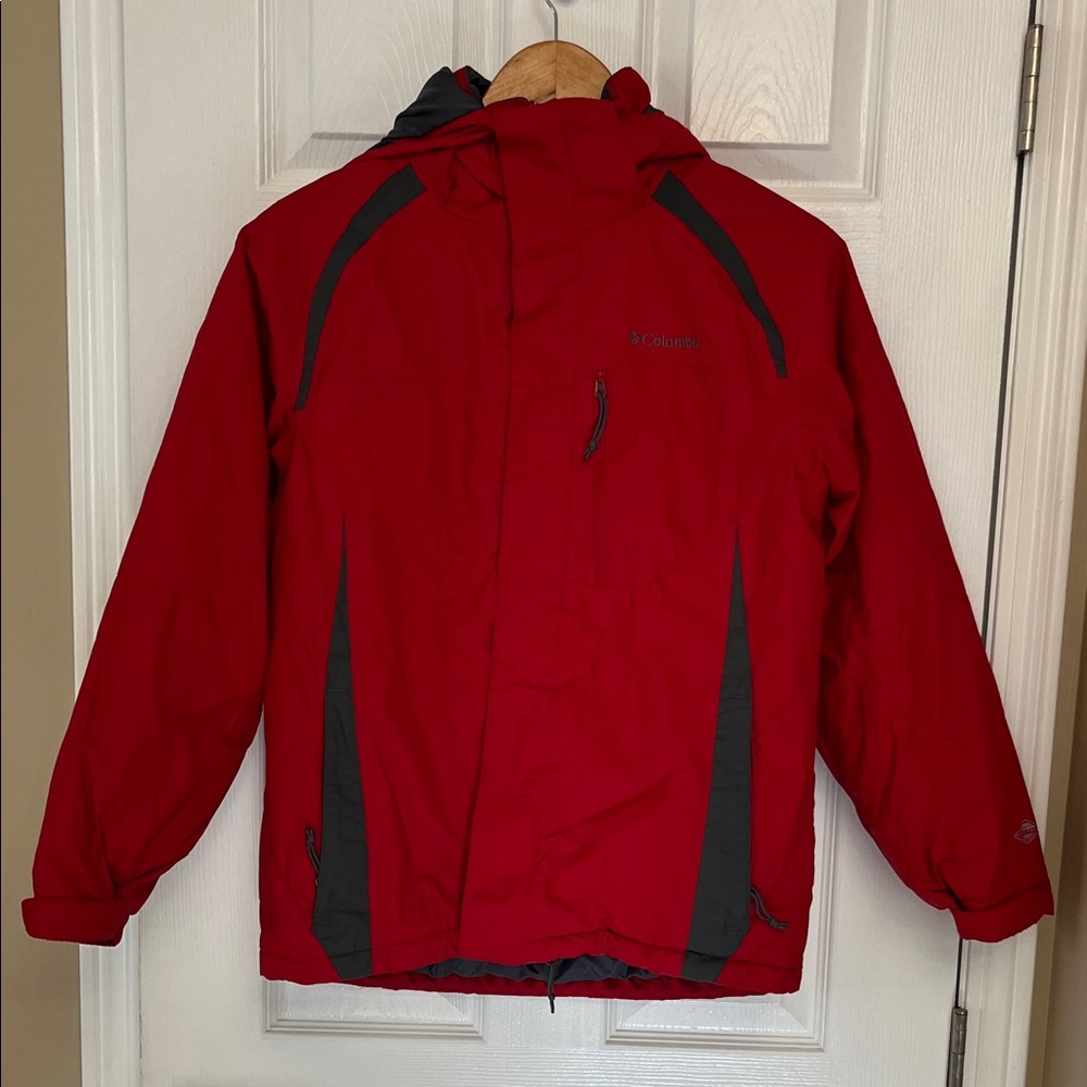 Columbia Bold Ski Red Jacket with Dark Grey Accents. Boys 14/16